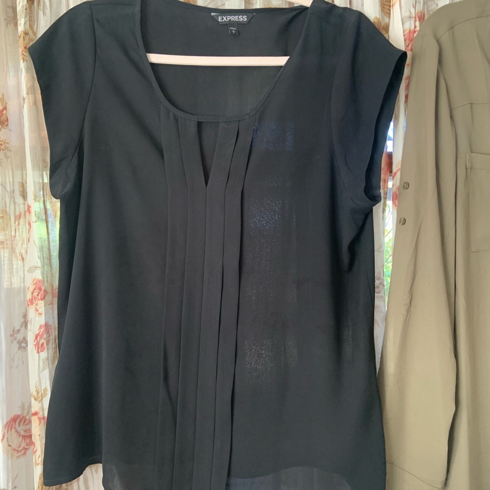 Express blouses - Picture 6 of 8